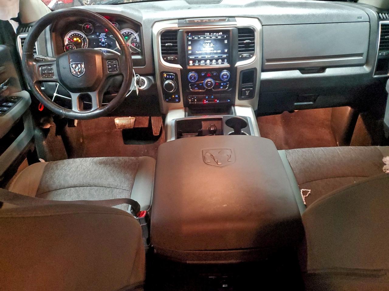 2014 RAM 1500 SLT photo 8