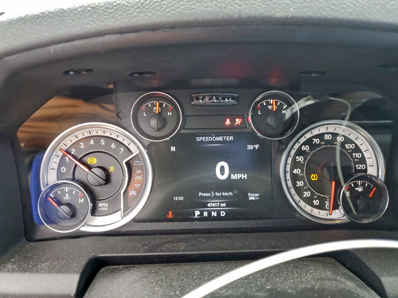 2016 RAM 1500 SLT photo 9