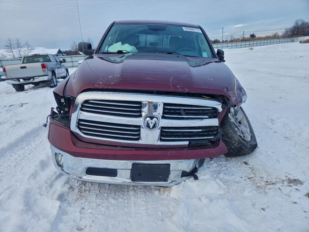 2016 RAM 1500 SLT photo 5