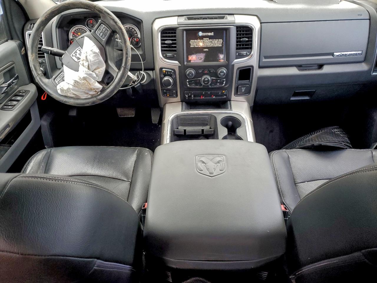 2016 RAM 1500 SLT photo 8