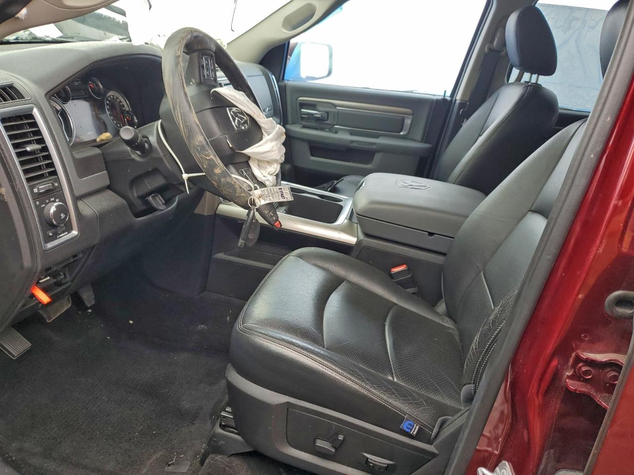 2016 RAM 1500 SLT photo 7