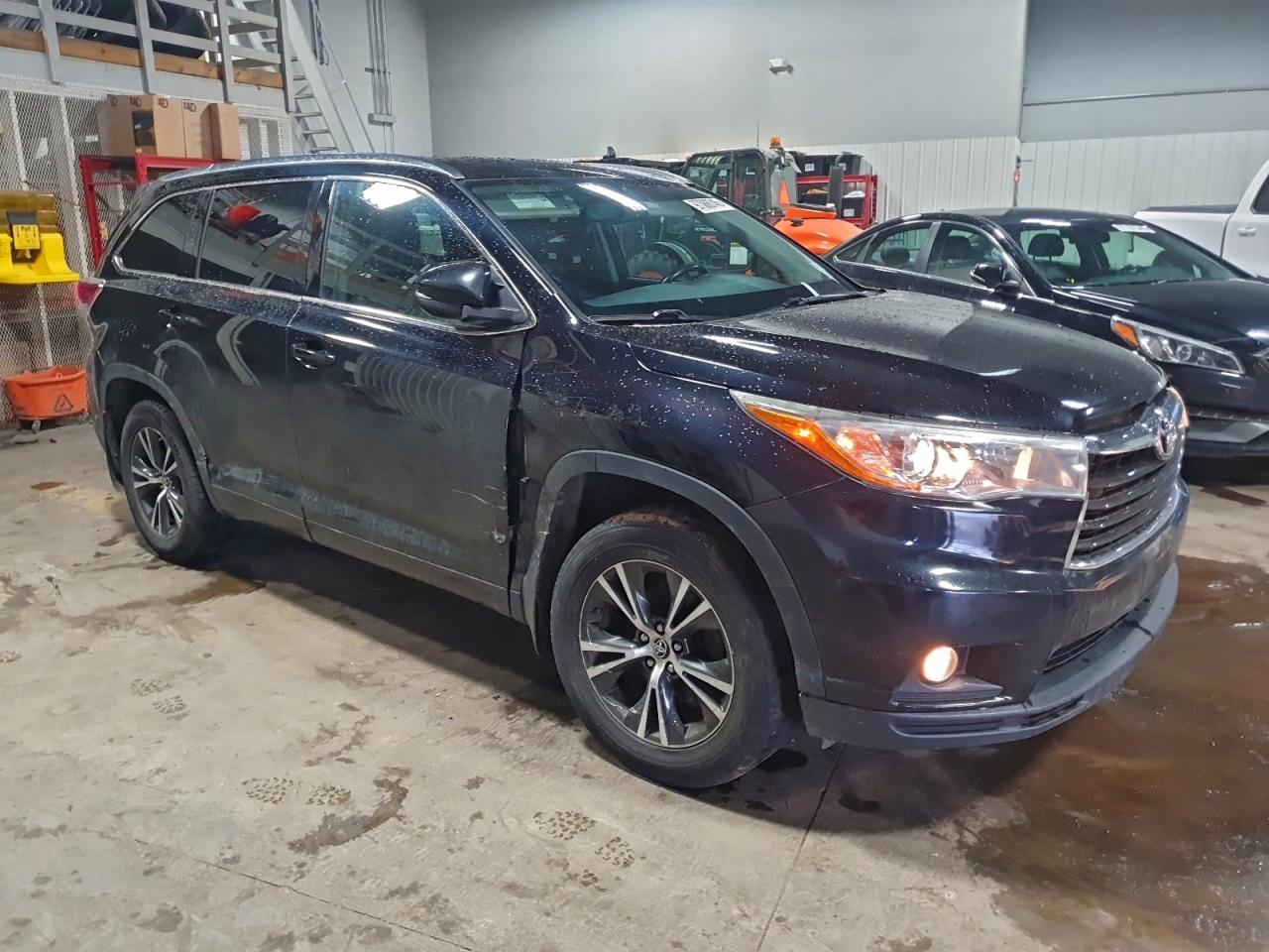 2016 TOYOTA HIGHLANDER XLE photo 7