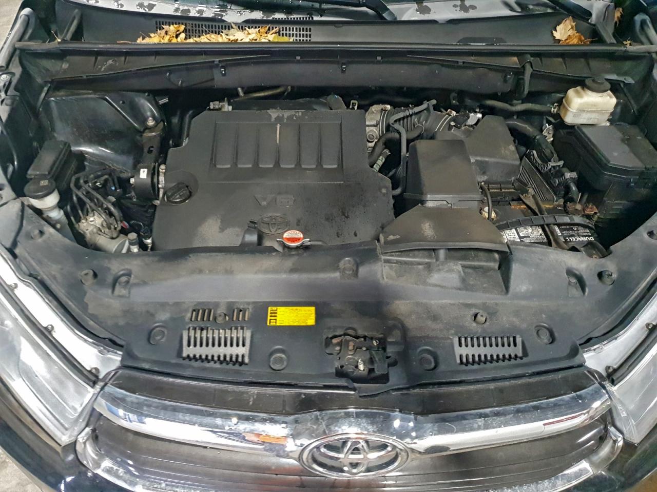 2016 TOYOTA HIGHLANDER XLE photo 23