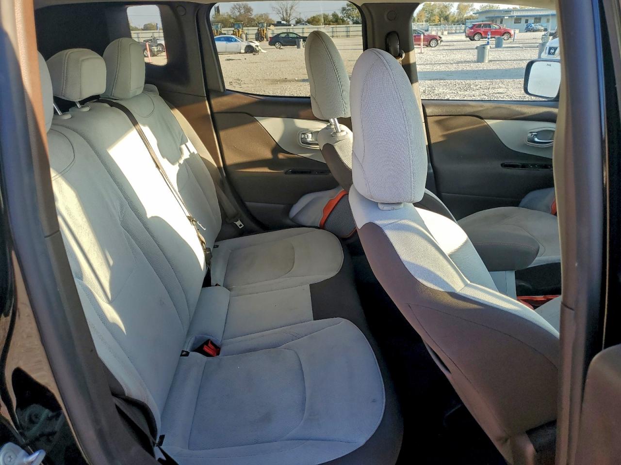 2015 JEEP RENEGADE LATITUDE photo 31