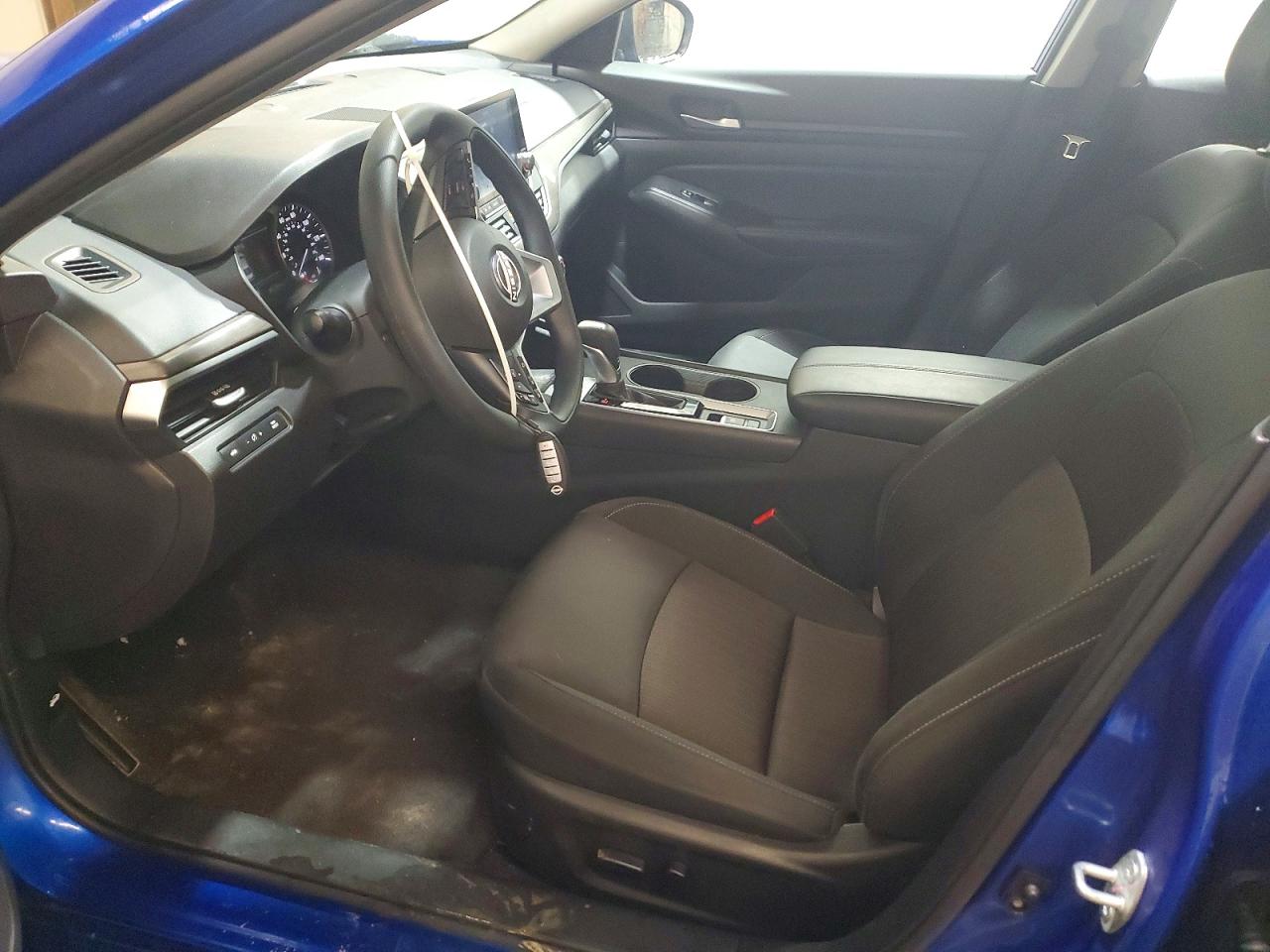 2025 NISSAN ALTIMA SV photo 13