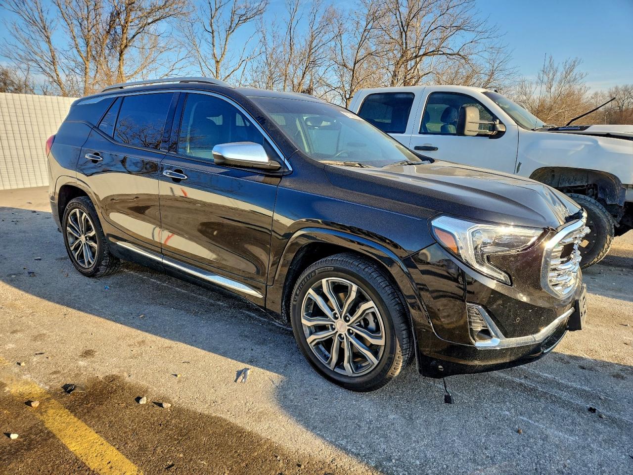 2018 GMC TERRAIN DENALI photo 4
