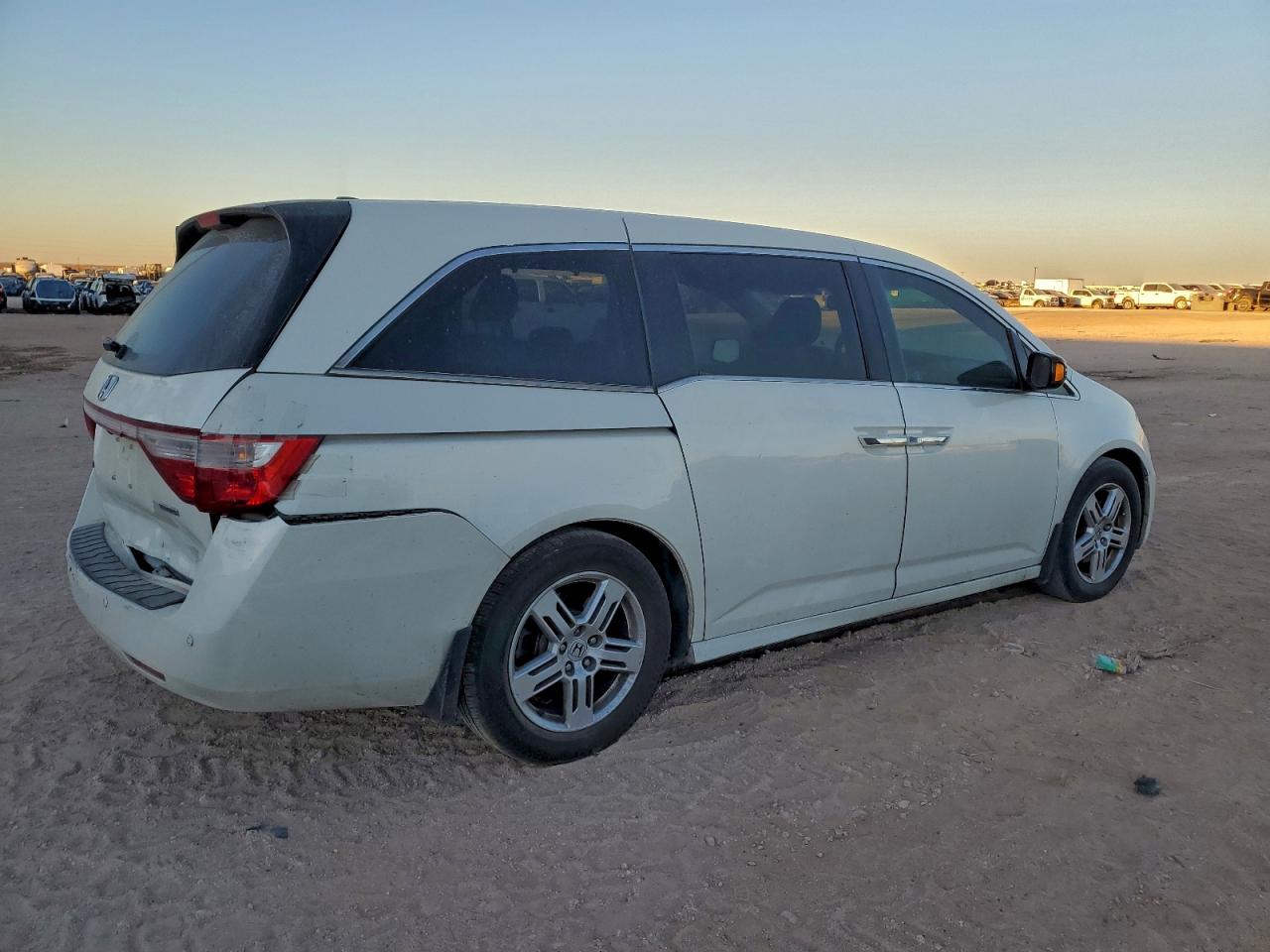 2012 HONDA ODYSSEY TOURING photo 9