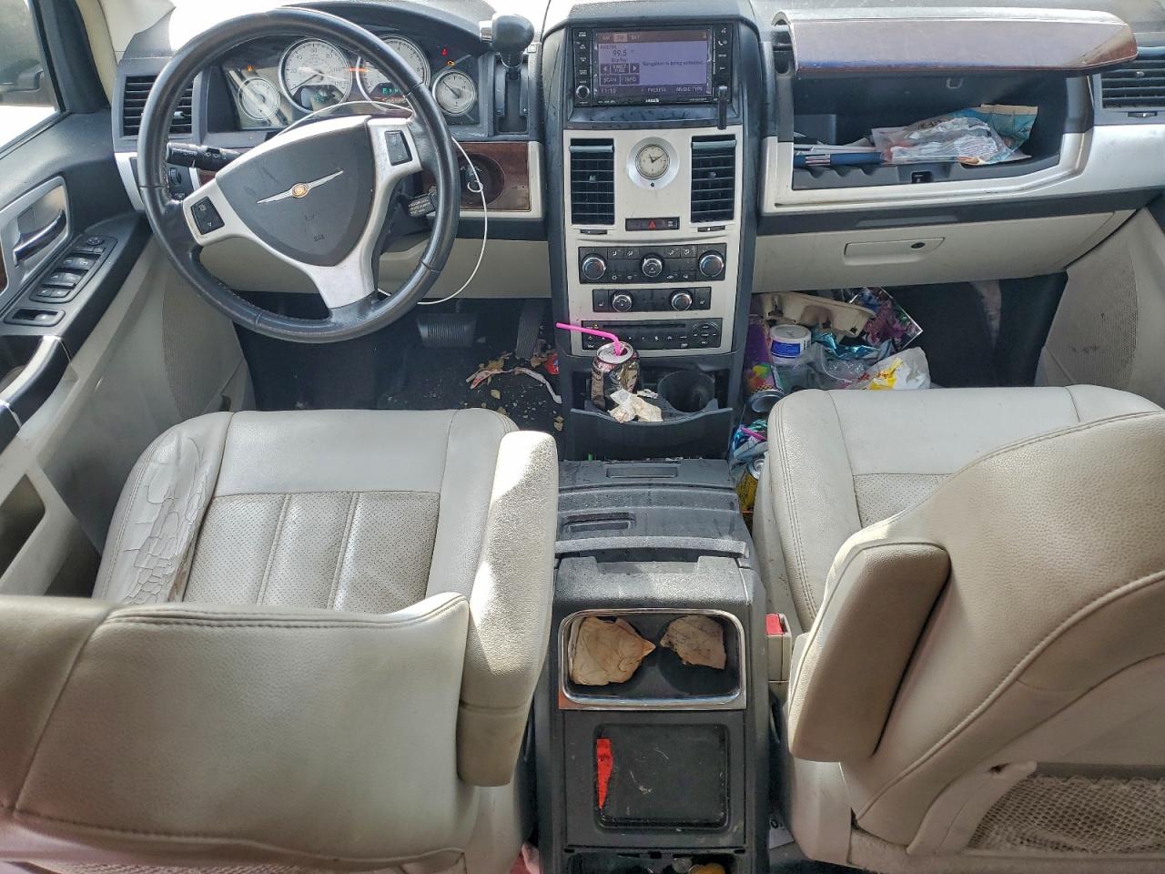 2010 CHRYSLER TOWN & COUNTRY TOURING PLUS photo 22
