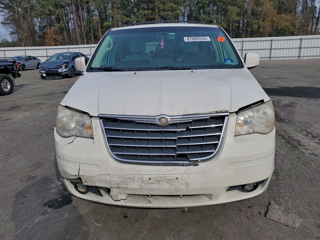 2010 CHRYSLER TOWN & COUNTRY TOURING PLUS photo 13