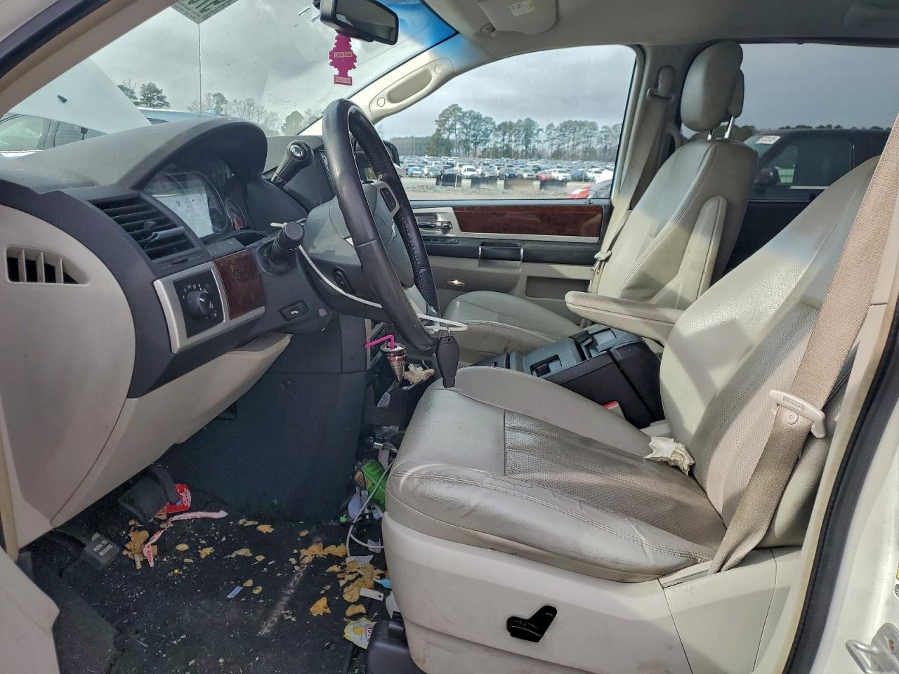 2010 CHRYSLER TOWN & COUNTRY TOURING PLUS photo 19
