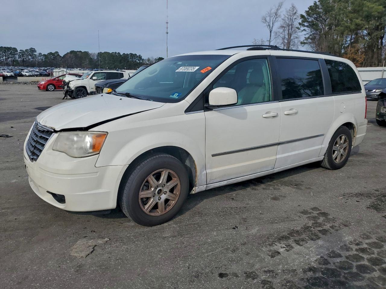 2010 CHRYSLER TOWN & COUNTRY