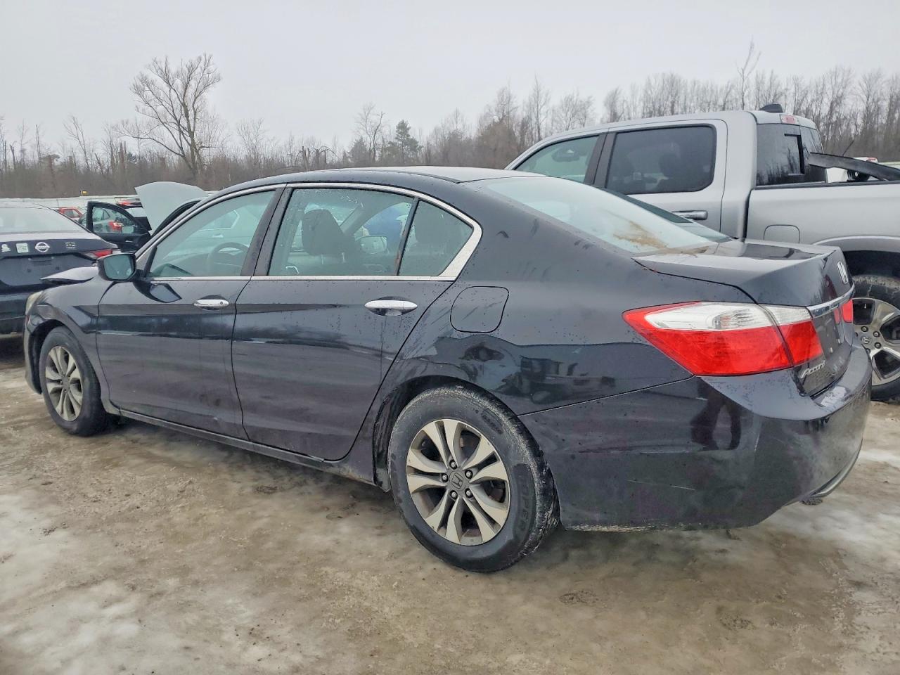 2015 HONDA ACCORD LX photo 4