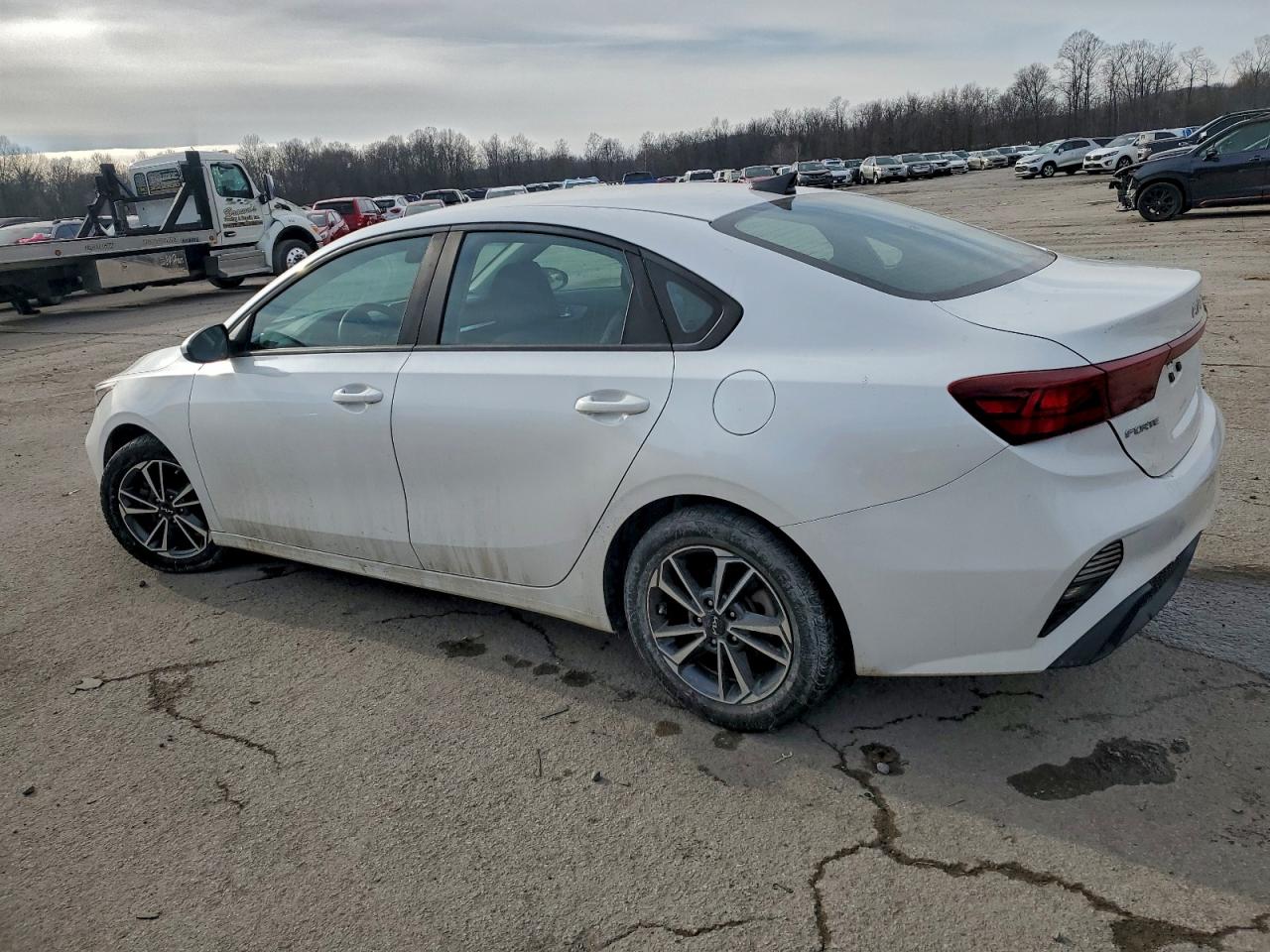 2023 KIA FORTE LX photo 4