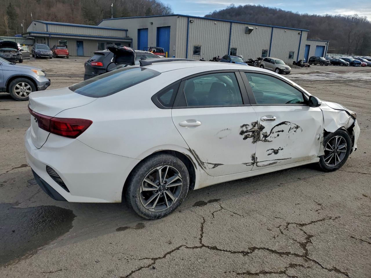 2023 KIA FORTE LX photo 7