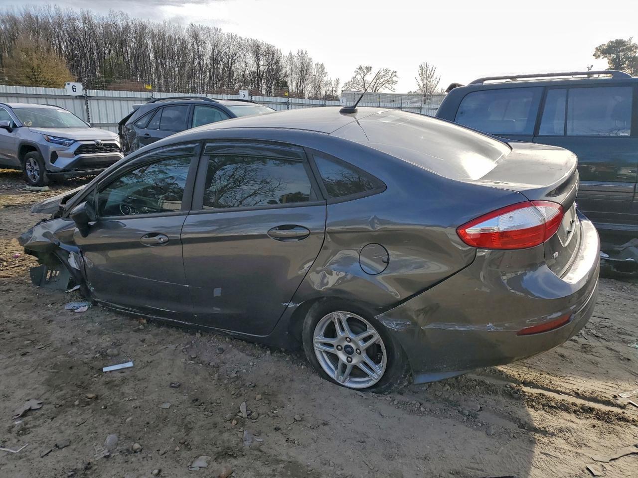 2019 FORD FIESTA SE photo 3