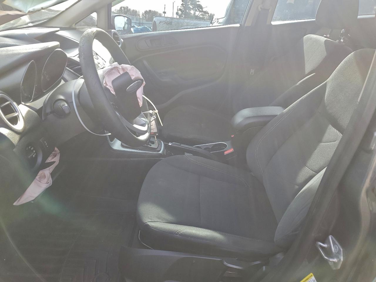 2019 FORD FIESTA SE photo 13