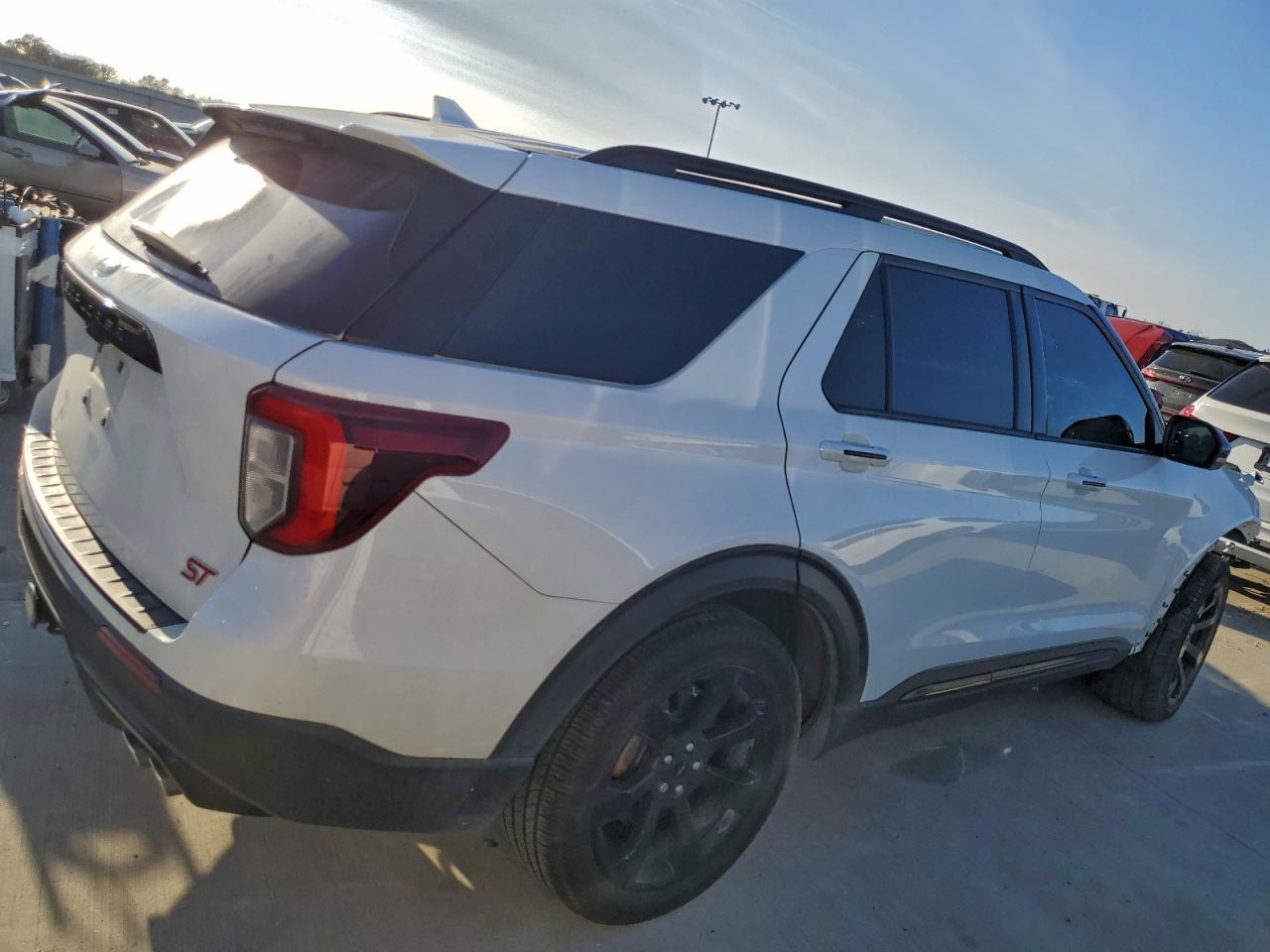 2023 FORD EXPLORER ST photo 3