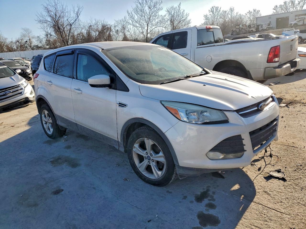 2013 FORD ESCAPE SE photo 4