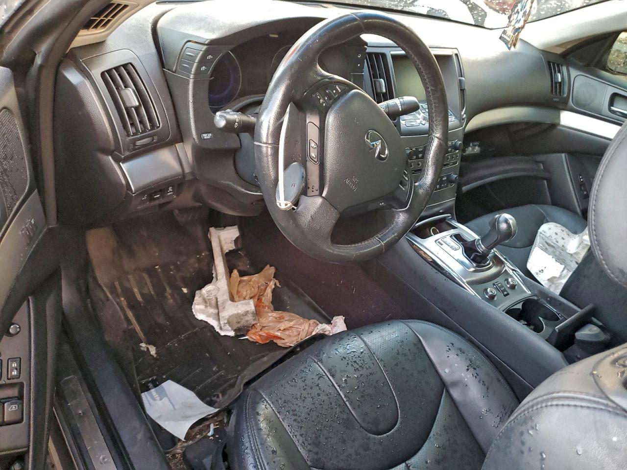 2012 INFINITI G37 photo 15