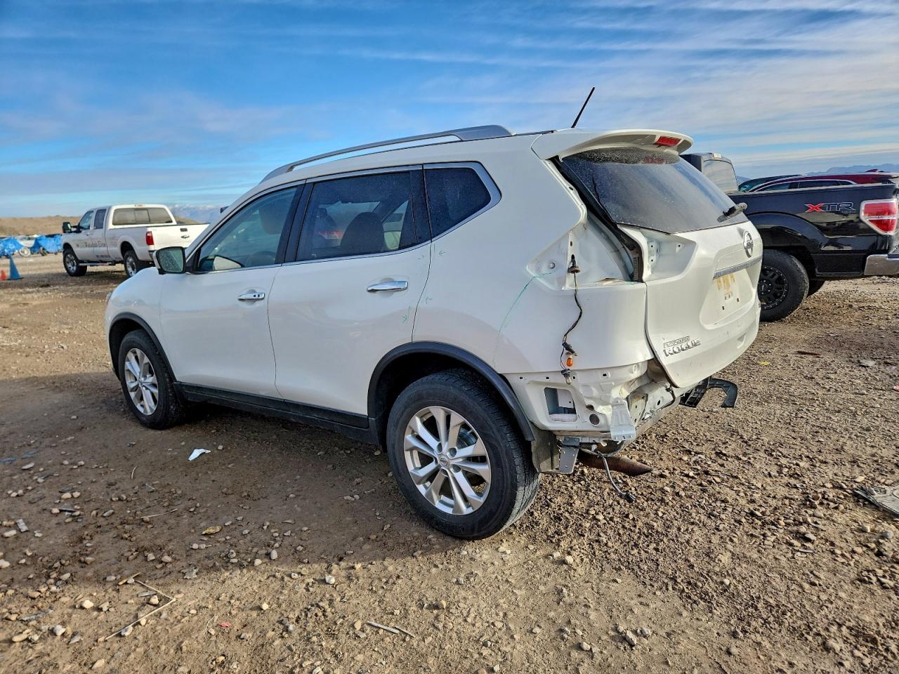 2016 NISSAN ROGUE photo 3