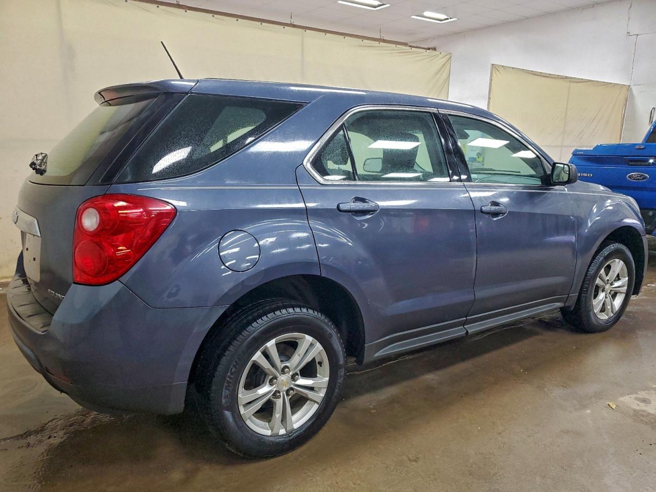 2013 CHEVROLET EQUINOX LS photo 3