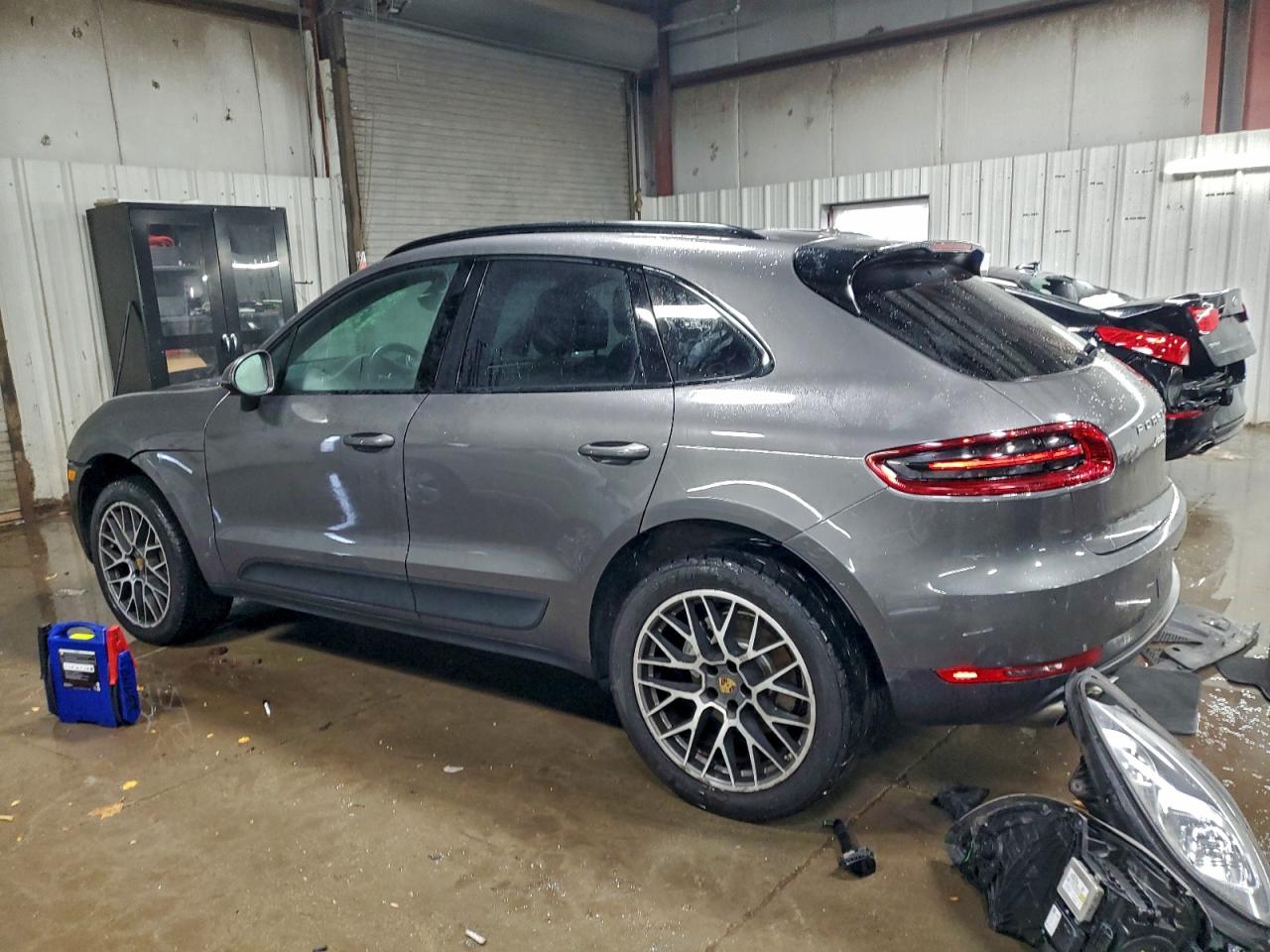 2015 PORSCHE MACAN S photo 2