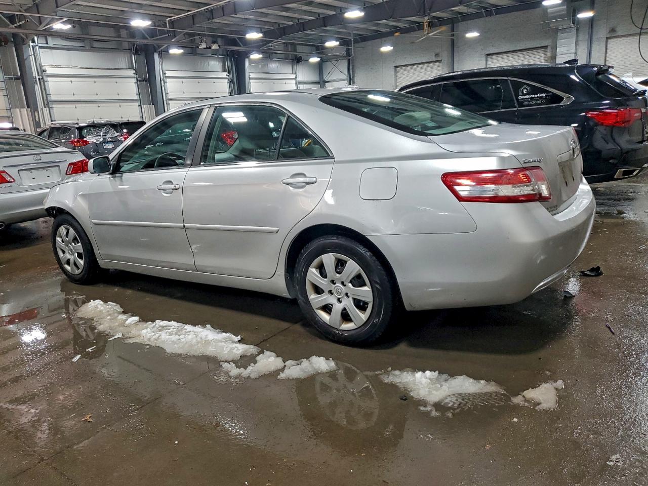 2010 TOYOTA CAMRY BASE photo 3