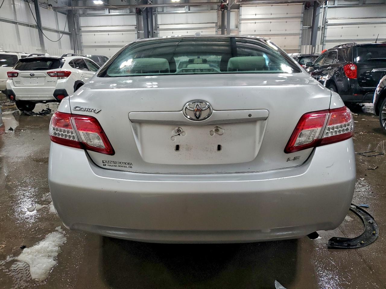 2010 TOYOTA CAMRY BASE photo 11