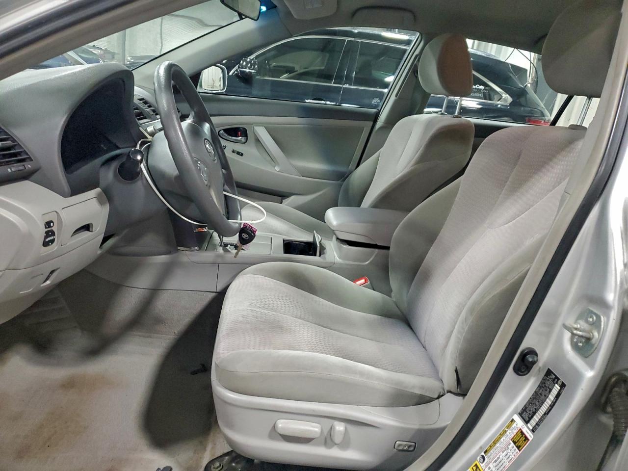2010 TOYOTA CAMRY BASE photo 13