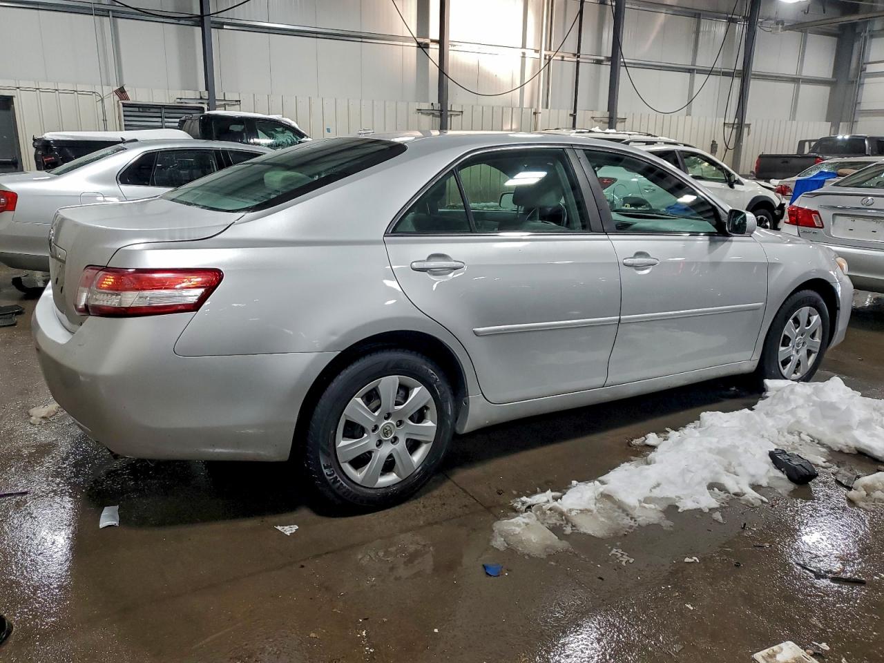 2010 TOYOTA CAMRY BASE photo 5