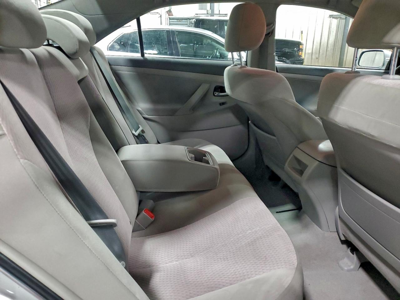 2010 TOYOTA CAMRY BASE photo 19
