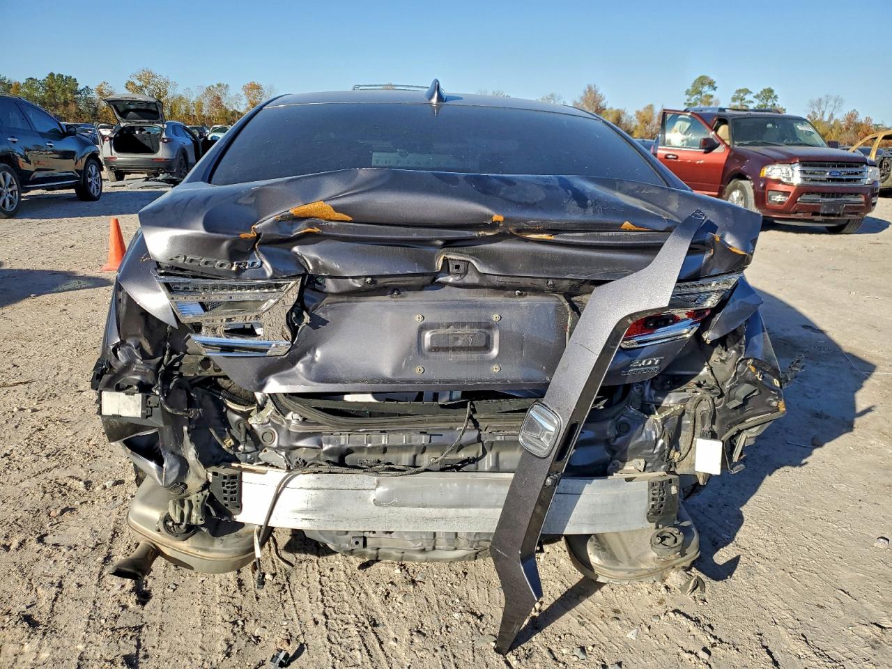 2018 HONDA ACCORD TOURING photo 6