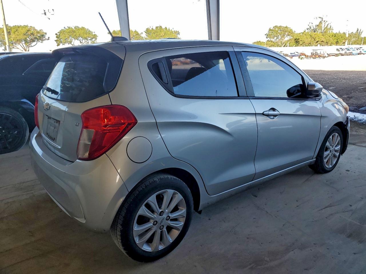 2017 CHEVROLET SPARK 1LT photo 3