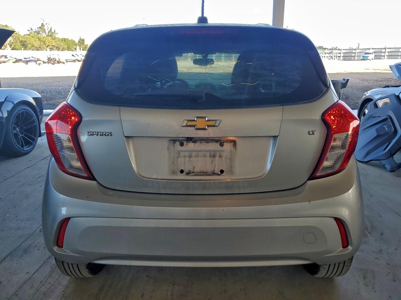 2017 CHEVROLET SPARK 1LT photo 6
