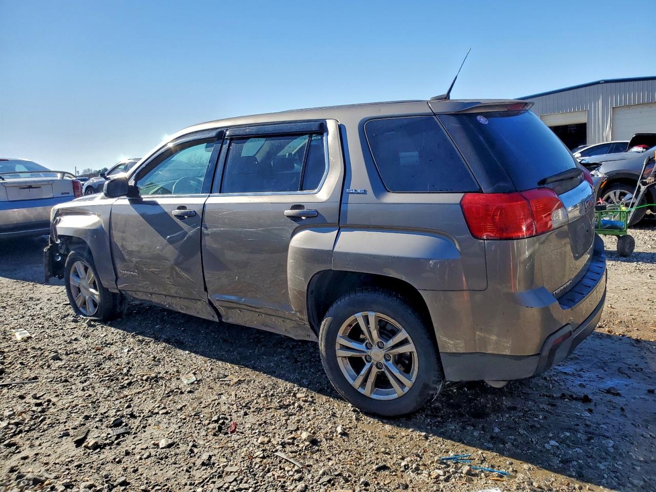 2011 GMC TERRAIN SLE photo 2