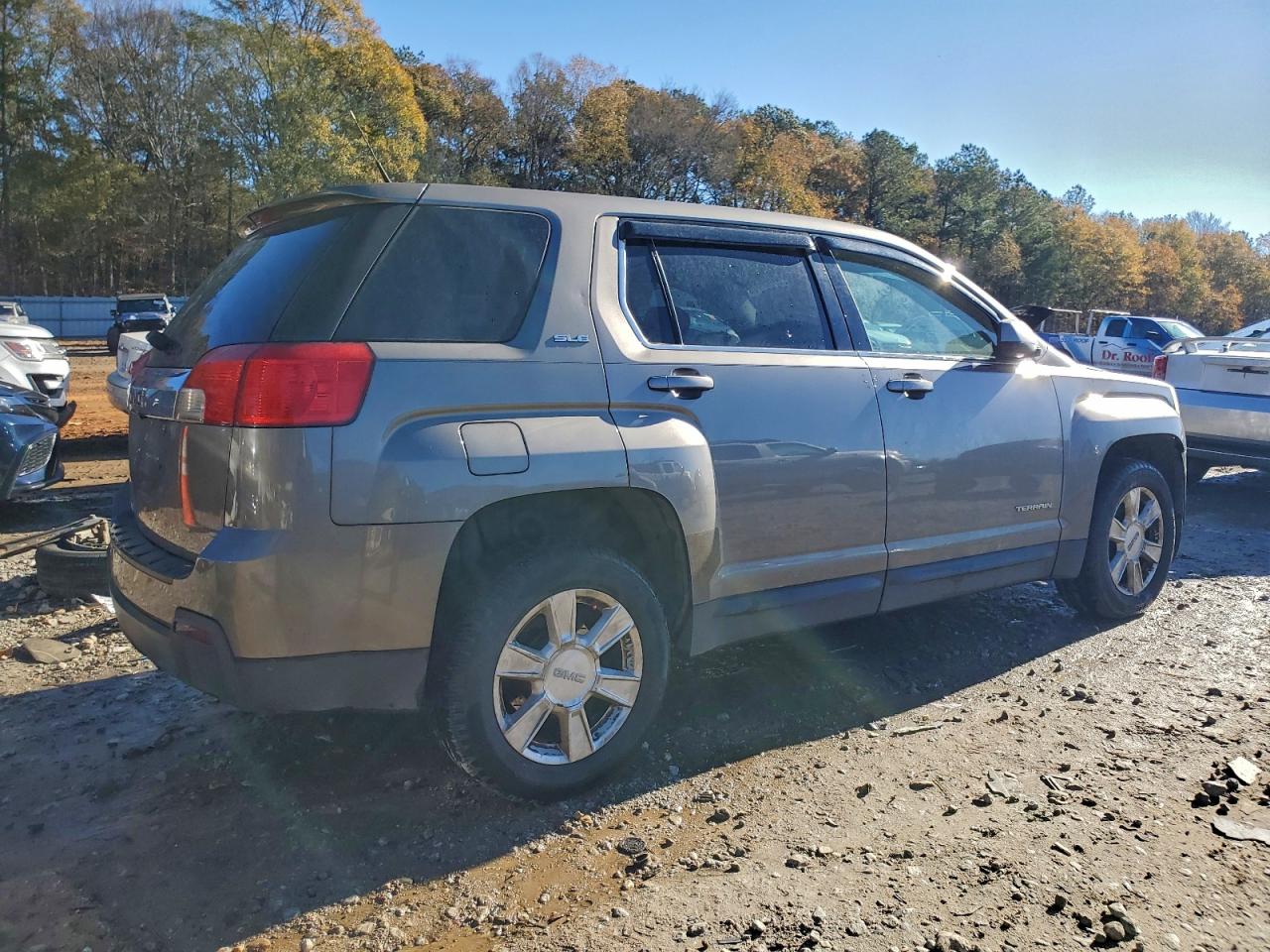2011 GMC TERRAIN SLE photo 3