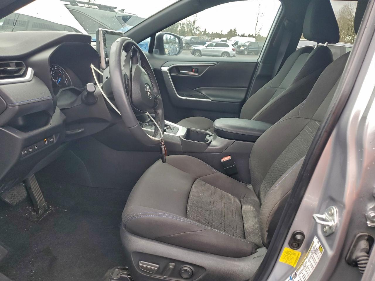 2022 TOYOTA RAV4 SE photo 7