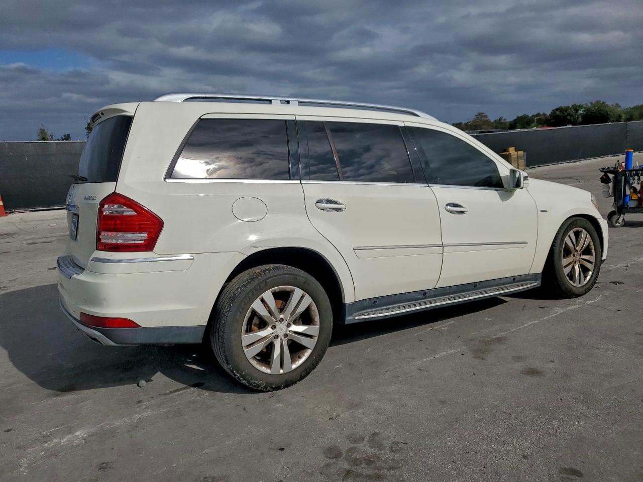 2012 MERCEDES-BENZ GL 350 BLUETEC photo 3