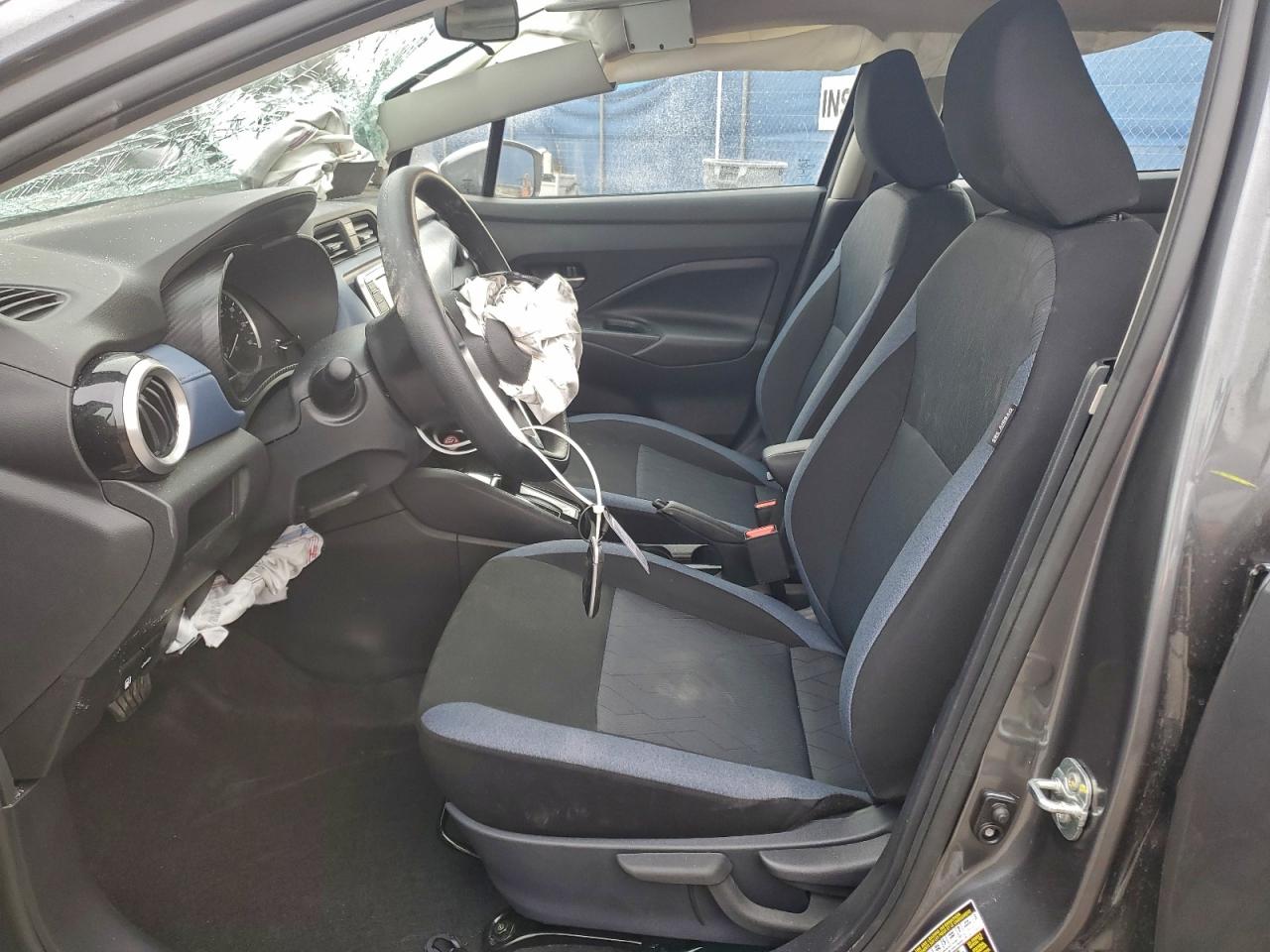 2025 NISSAN VERSA SV photo 7