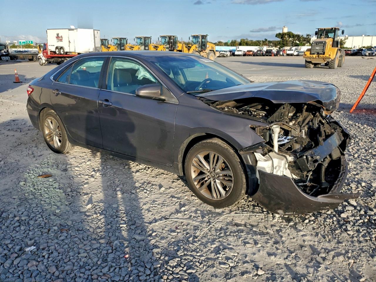 2017 TOYOTA CAMRY LE photo 4