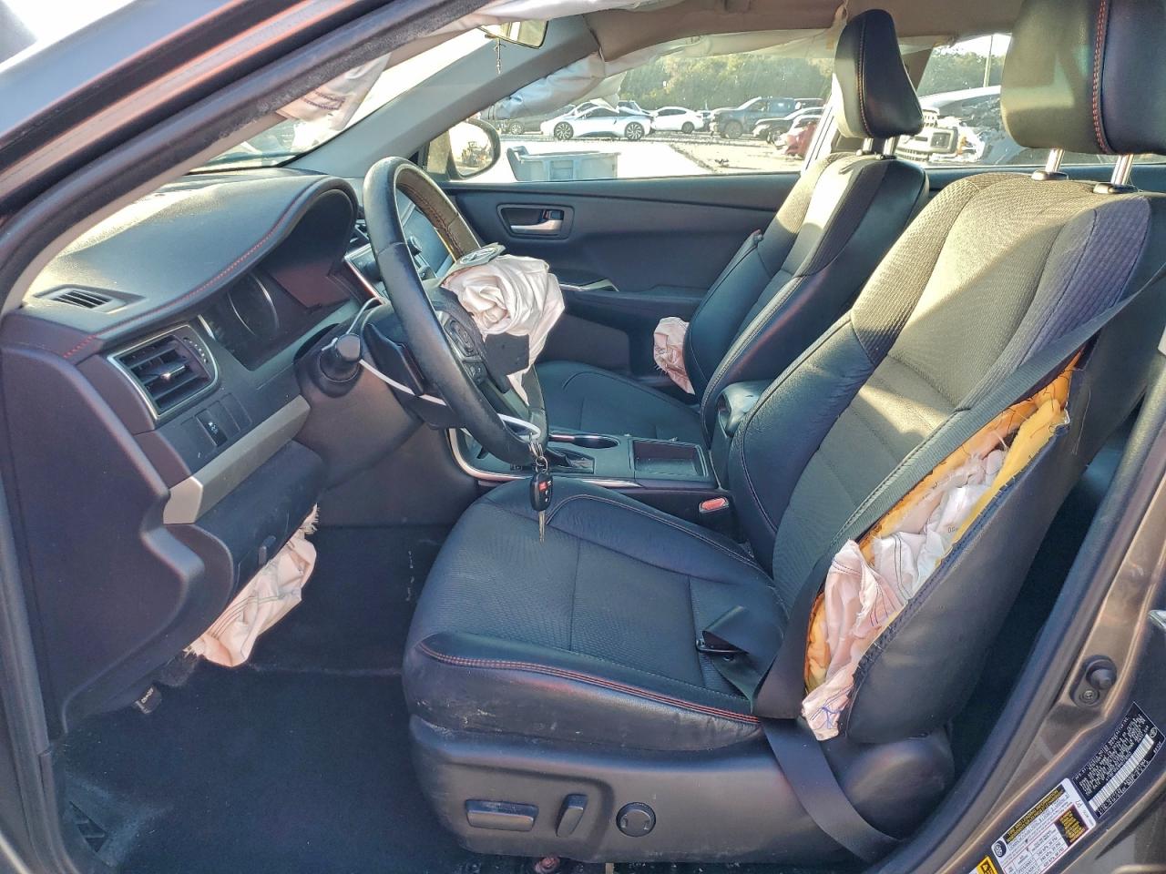 2017 TOYOTA CAMRY LE photo 7
