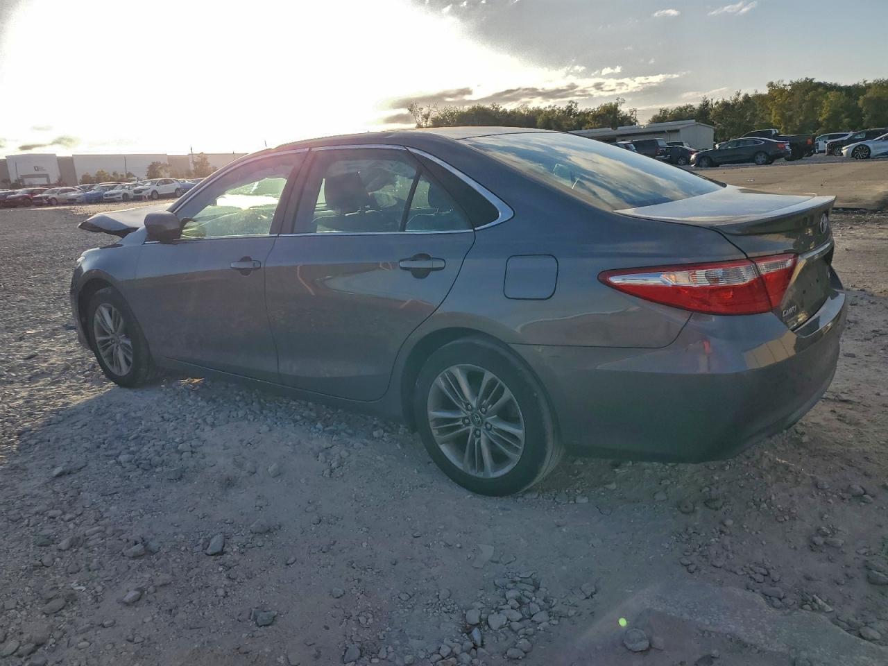 2017 TOYOTA CAMRY LE photo 2