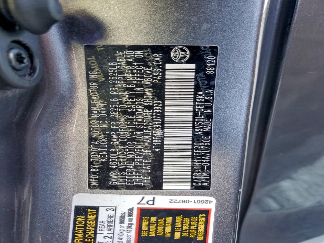 2017 TOYOTA CAMRY LE photo 12