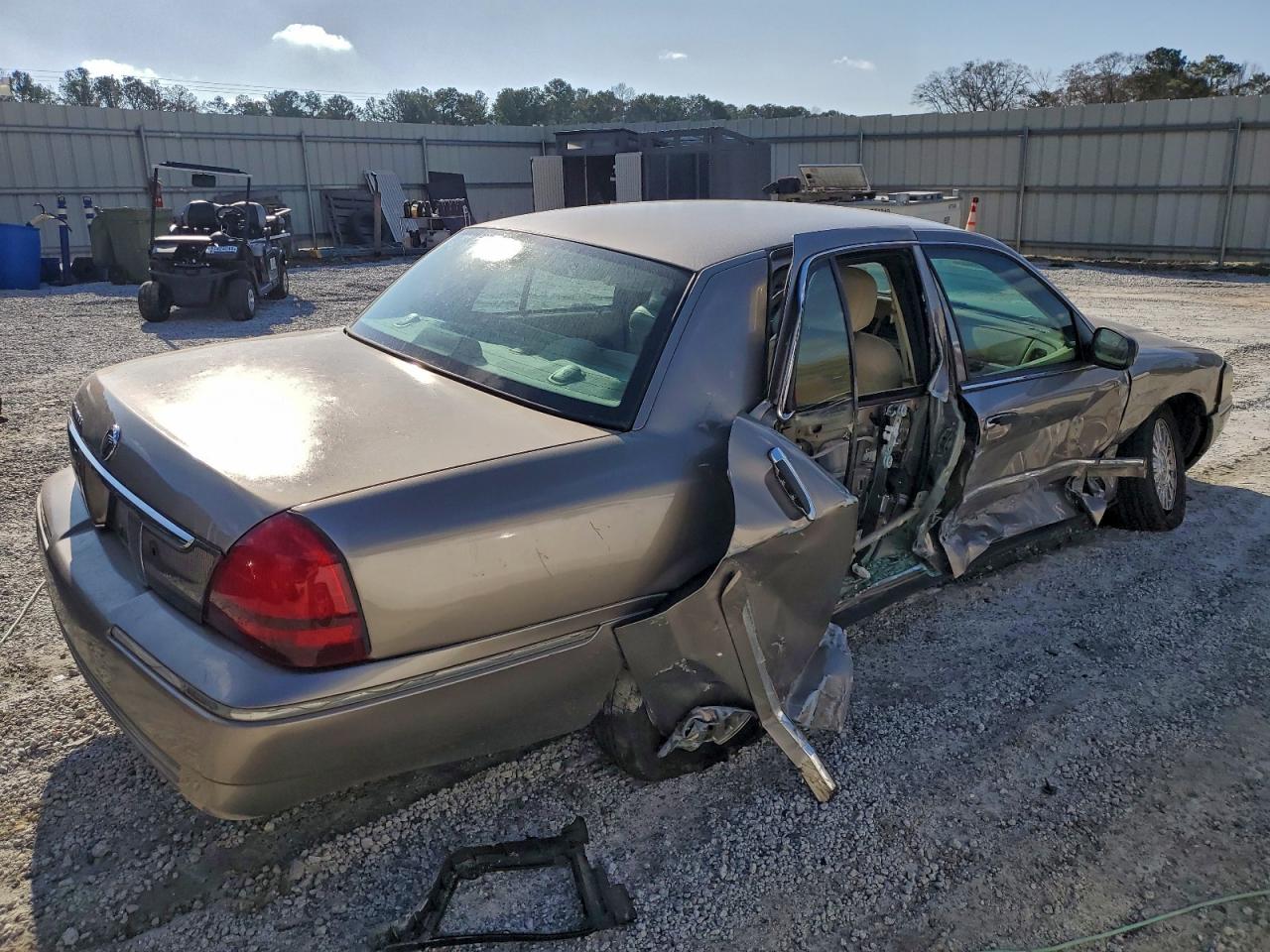2006 MERCURY GRAND MARQUIS LS photo 3