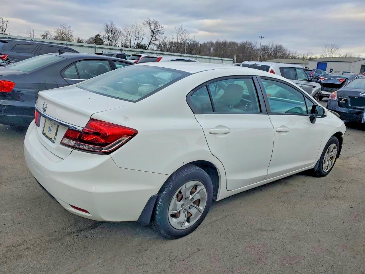 2015 HONDA CIVIC LX photo 5