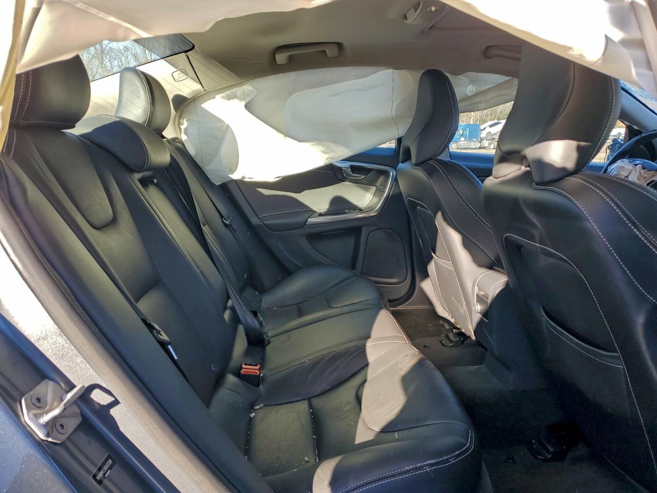 2017 VOLVO S60 DYNAMIC photo 28