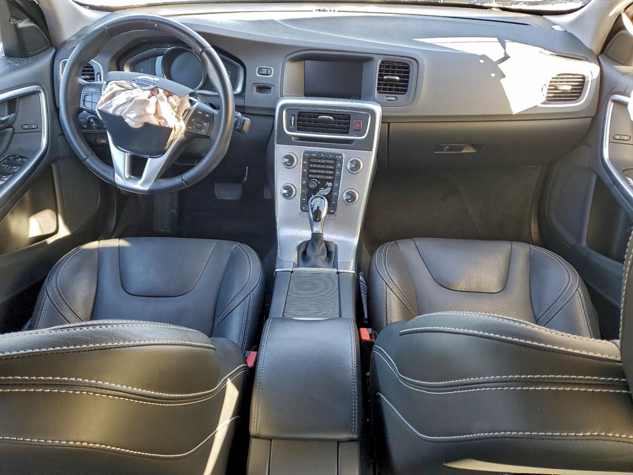 2017 VOLVO S60 DYNAMIC photo 22
