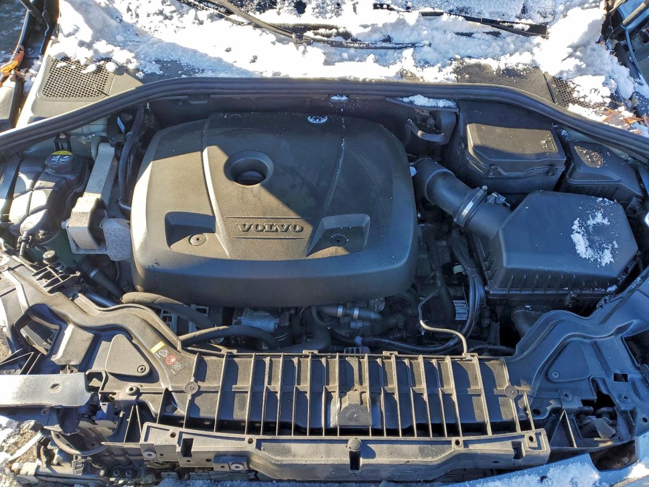 2017 VOLVO S60 DYNAMIC photo 31