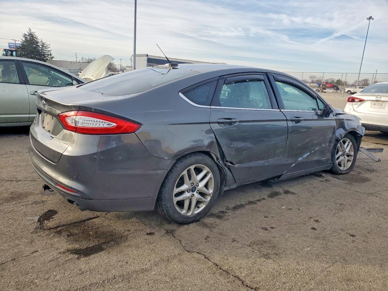 2016 FORD FUSION SE photo 9