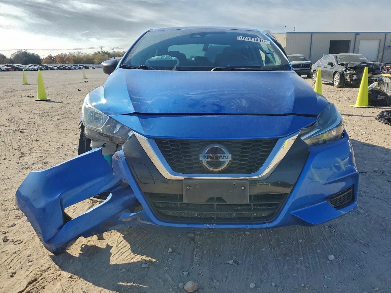 2021 NISSAN VERSA S photo 9
